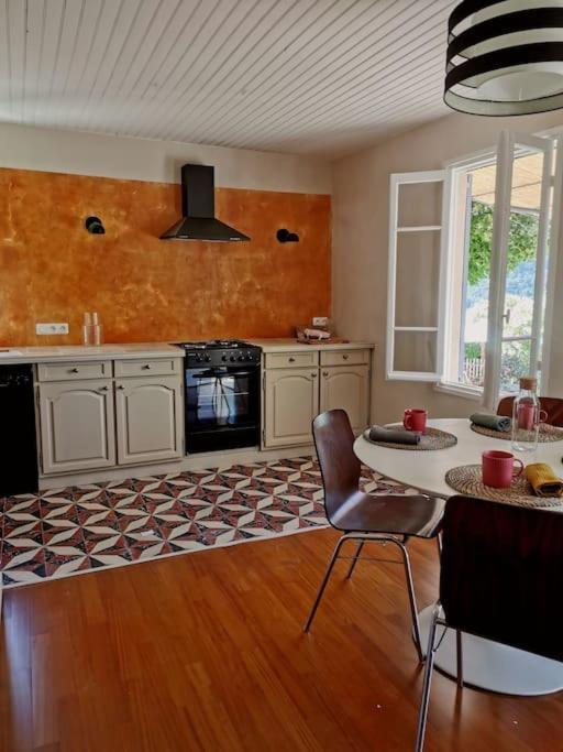 Maison A La Campagne Avec Spa Et Piscine Tourrettes-sur-Loup Luaran gambar