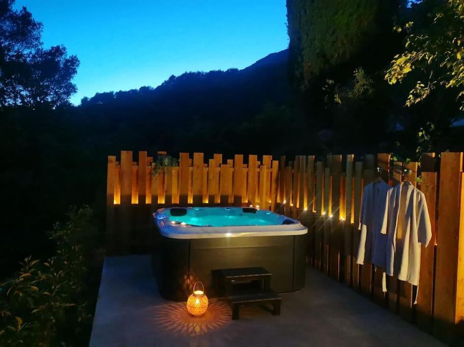 Maison A La Campagne Avec Spa Et Piscine Tourrettes-sur-Loup Luaran gambar